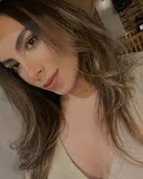 Karly Ross's Instagram, Twitter & Facebook