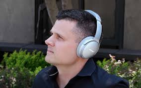 Bose Quiet Comfort 35 Bose QuietComfort Ultra vs Bose QuietComfort 35 II:  Why new isn't