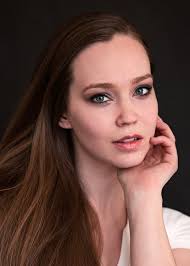 Anna Lori's Instagram, Twitter & Facebook