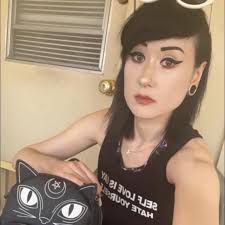 What do i look like i listen to?? 👀