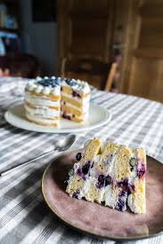 Recette De Layer Cake Citron Myrtilles Un Gateau Simple Et Rapide A Realiser Pour Les Anniversaires Recette Rec Myrtille Gateau Simple Et Rapide Layer Cake