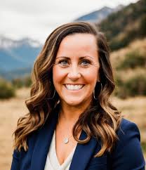 Ep 203. Sustainable Wellness Habits for Busy Mamas Juggling it All with Lauren  Gary