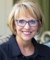 Doris Bowen's Instagram, Twitter & Facebook