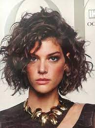18 Stunning Short And Curly Hairstyles For Women Nicestyles Curly Bob Hairstyles Curly Hair Styles Curly Hair Styles Naturally