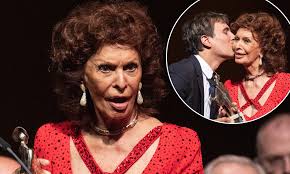 Sofia villani scicolone dame grand cross omri (italian: Sophia Loren 85 Looks Radiant As Her Son Carlo Ponti Jr Hands Her The Lifetime Achievement Award Daily Mail Online