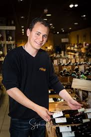 Photos Sur Les Metiers De La Viticulture En Gironde Stephane Grossin Photographe Vendee En 2020 Portrait Professionnel Photographie De Personnes Photographie