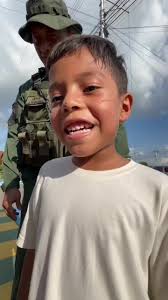 ¡Hermoso! 😍🫀 El Niño Santiago le regala este hermoso canto a nuestro  Presidente Nicolás Maduro… Viva Venezuela y los Semilleros de la Patria!!!  @Nicolás Maduro @Diosdado Cabello Rondón @Cilia Flores ...