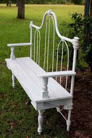 Banc Original Avec Dossier De Lit En Fer Forge Et Le Reste En Bois Headboard Bench Headboard Benches Metal Headboard