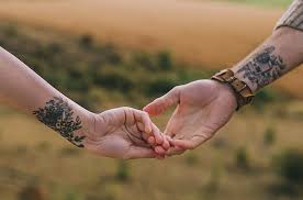 Andere symbole mit großem kitschfaktor können sich hingegen überleben. 1001 Ideen Und Bilder Zum Thema Partnertattoo