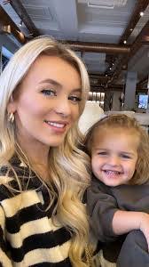 Petra Carr's Instagram, Twitter & Facebook