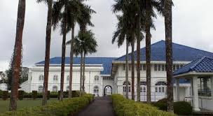 Sultan abu bakar only managed to reclaim it in 1948 and once again, renamed it to istana kota beram as his temporary residence. Smart Travel Travel Guide Application