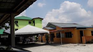 Banyak anak yatim lainnya yang bertahan hidup seperti ini, atau melakukan hal yang lebih berat. Pusat Jagaan Anak Yatim Miskin Sri Kundang Rawang Flickr