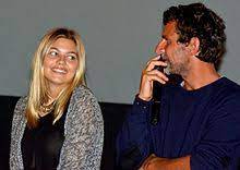 Mes parents sont partis pour londres. Louane Wikipedia