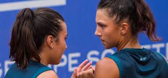 A inceput tenisul fascinata de urletele mariei sharapova, a facut anul acesta un salt de aproape 500 de locuri in clasamentul wta si se antreneaza la academia celebrului nick bollettieri. Articole Despre Jaqueline Cristian Opentenis