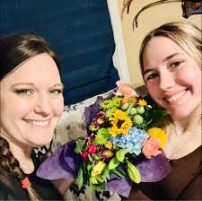 Vicki Hepler's Instagram, Twitter & Facebook