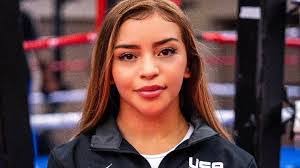 Kayla Gomez's Instagram, Twitter & Facebook