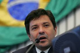 Câmara concede Medalha Boticário Ferreira a secretário de Saúde do Estado  Henrique Javi