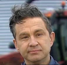 There are two types of Trump (US) and Pierre Poilievre (Canada) supporters:  Billionaires and Idiots