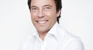 UM-Chef Michael Dunke ist Chef der "Benefit Bundles"