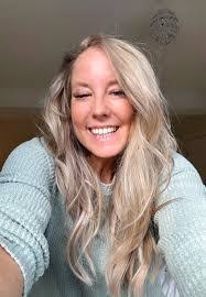 Laura Lush's Instagram, Twitter & Facebook