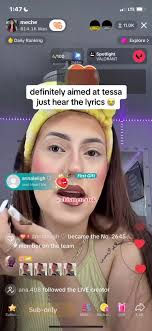 meche aiming the lyrics to tessa?👀/periodd meche go off ❤️ #fyp #chismetok  #chismeteatok