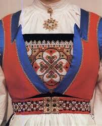 Damebunaden frå kvinnherad brukar forgylt bunadsølv. 53 Bunad Hordaland Ideas Hordaland Folk Costume Traditional Outfits