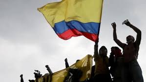 En tanto, protestantes obligaron a trabajadores a sumarse. Sin Reforma Tributaria Sigue El Paro En Colombia Estacion Sur Digital