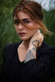 How can I become an event photographer by August or September?