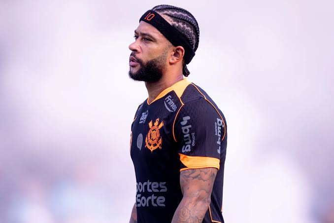 Staff de Memphis alega contrato assinado e pode cobrar cerca de R$ 180 milh&otilde;es do Corinthians - Gazeta Esportiva