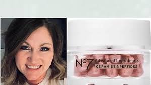 Amazon.com: My Beauty Spot Facial Serum Capsules 3 Pack 90pcs Vitamin C  Serum, Hylunaric Acid Serum, Collagen Serum for Face Anti Aging Anti  Wrinkle Serum for Fine Lines : Beauty & Personal