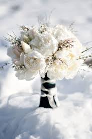 Banff And Canmore Wedding Planner Naturally Chic Winter Wedding Flowers White Wedding Flowers Winter Wedding Bouquet