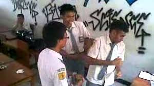 Tentunya cerita humor papua paling lucu yang dipilih sudah lulus uji standar kelayakan ngakak dan konyol minimum yang disyaratkan oleh pemerintah. Dance Anak Sma Smansa Jayapura Papua Lucu Dan Gokil Youtube