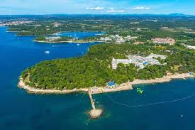 With stunning views of the old town and the adriatic sea, the iconic hilton imperial dubrovnik is ideal for your croatian getaway or relaxing weekend break. 10 Gunstige Hotels In Kroatien Nah Am Strand Inistrien De