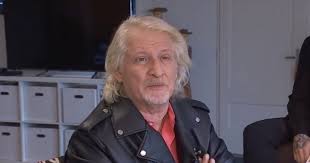 Découvrez sa biographie, ses photos, vidéos et interviews exclusives… la présidente de france télévisions delphine ernotte est revenue sur la médiatique éviction de patrick sébastien de. Patrick Sebastien Papy Rare Occurrence Of Marie His Son S Daughter Who Died On The Street