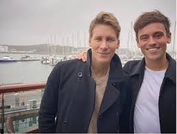 Mr daley, 22, is said to have exchanged sexually explicit messages with. Tom Daley And Dustin Lance Black Are Having A Baby Stellar
