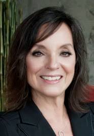 Caroline Hanley's Instagram, Twitter & Facebook