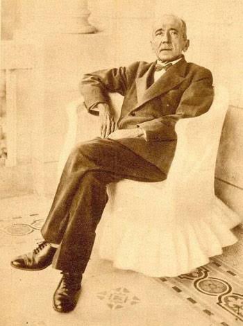  أحمد شوقى أمير الشعراء