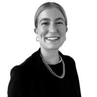 Shelby Hopper's Instagram, Twitter & Facebook