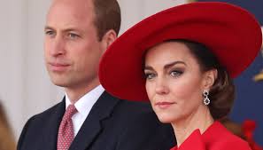 Per il tumore Kate Middleton "potrebbe non tornare al suo ruolo reale", poi  l'aggiornamento di William