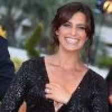 Julie gayet is a french actress and film producer. Laetitia Milot Enceinte Les Doux Mots De Julie Gayet Sur Buzz Insolite Et Culture