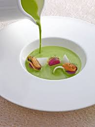 Grunkohl Veloute Wunderschone Geschmacksintensive Suppe Mit Leuchtend Gruner Farbe In 2020 Gourmet Rezepte Hauptspeise Thermomix