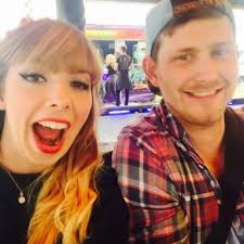 Caroline Potts (@CazzaPotts)