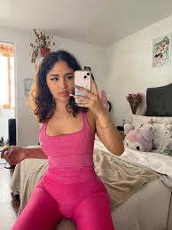 Gia🧚🏾‍♀️ on X: going to the gym or doing cardio together? 😋💕  t.coWssSElpnYY  X