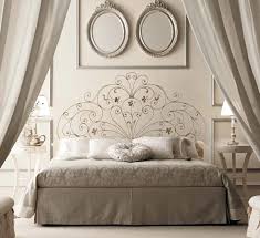 Letti imbottiti, letti con contenitore, in ferro battuto e in legno. Letto Matrimoniale Fiordaliso Giusti Portos Classico Con Base Contenitore In Ferro Battuto
