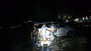 Agar tak perlu keluar rumah untuk bayar pajak motor, simak artikel jaka yang satu ini, ya! Pencuri Kotak Amal Yang Terekam Cctv Di Rumah Makan Di Sikka Ditangkap Kumparan Com