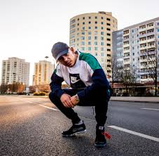71.2% of retail investor accounts lose money when spread betting and/or trading cfds with this provider. Capital Bra Ist Der Einzige Authentische Deutsche Rapper Welt