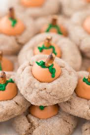 These Are The Most Adorable Fall Cookies Pumpkin Blossom Cookies A Spice Cookie With Pumpkin Blossom Cookies Fall Recipes Pumpkin Cookies Recipes Christmas
