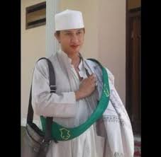 Terdakwa kasus dugaan penganiayaan terhadap dua remaja, habib bahar bin smith mendengarkan nota pembelaan (pledoi) dirinya atas tuntutan dari jaksa. Imh Maulana Ijhar1140 Profil Pinterest