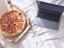 4 Compelling Reasons You Should Not Eat In Your Bed Times Of India