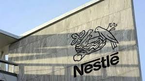 Nestlé investe R$ 7 bilhões no Brasil enquanto corta 16 mil empregos na Europa